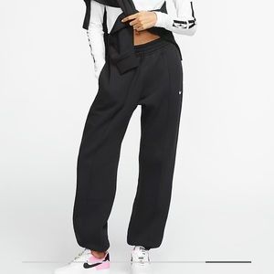 Nike fleece pants essential collection
